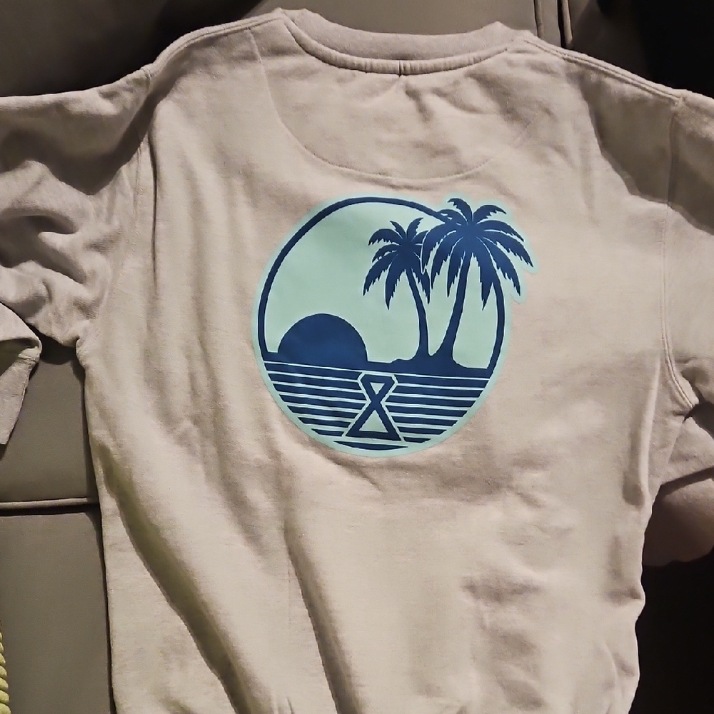 Beachly Cutlass Golden Hour Sweatshirt Small New/unused